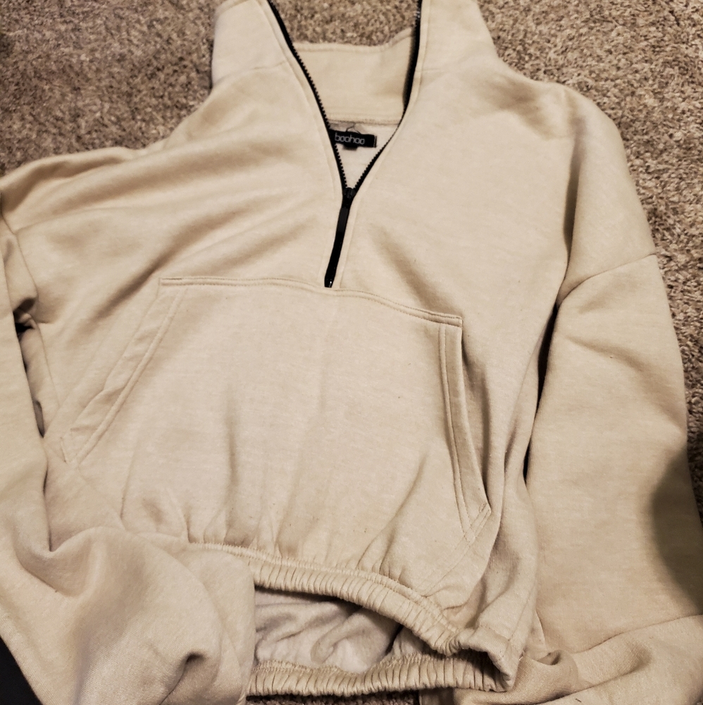 NWOT Beige Boohoo Quarter Zip Pullover